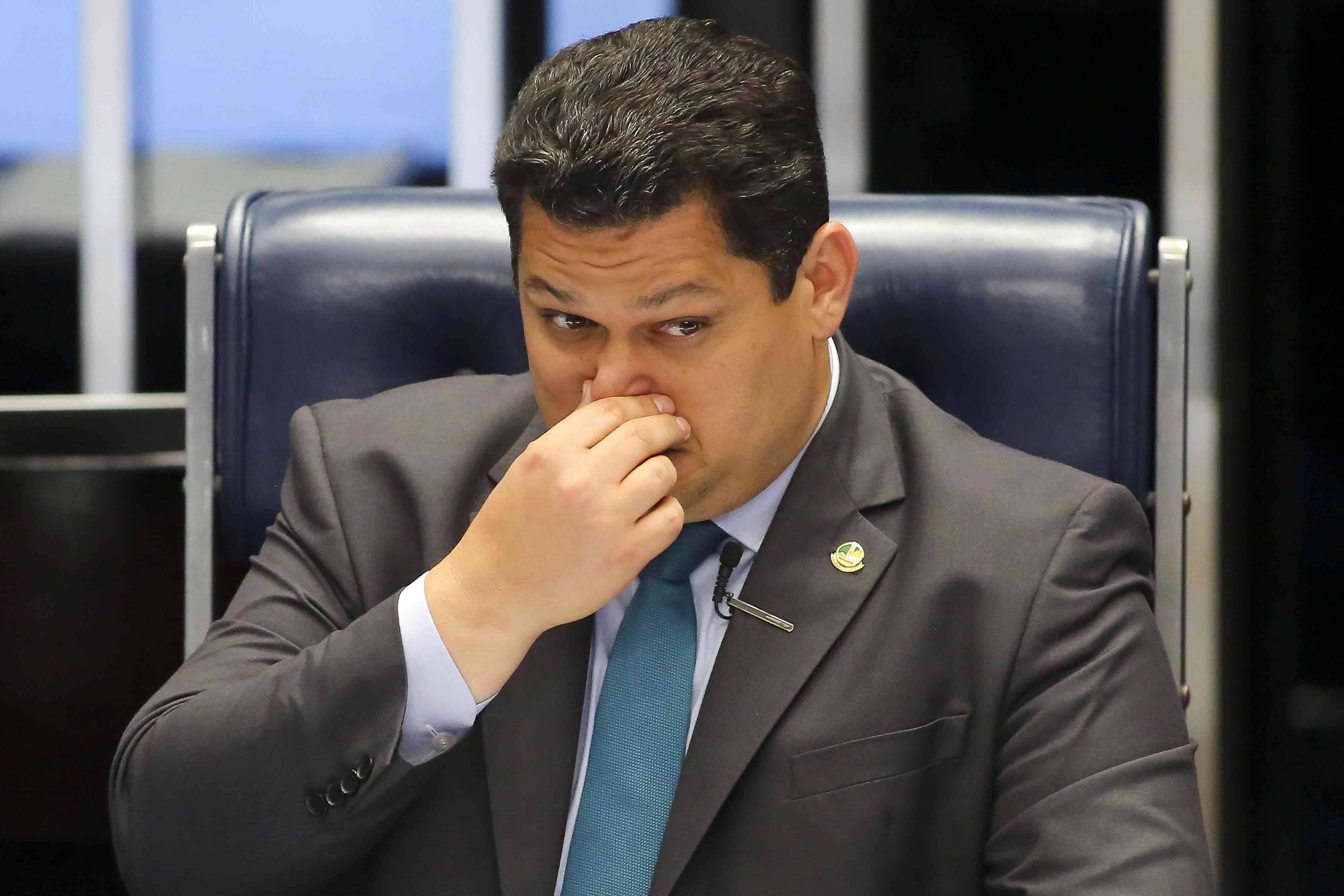 O presidente do Senado divulgou uma nota criticando a postura Bolsonaro